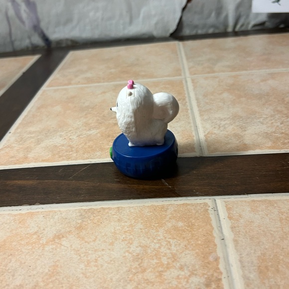 Gidget The Secret Life Of Pets mini toy - Picture 3 of 6